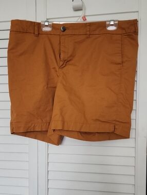 Old Navy Women's Flat Front Shorts in Rust